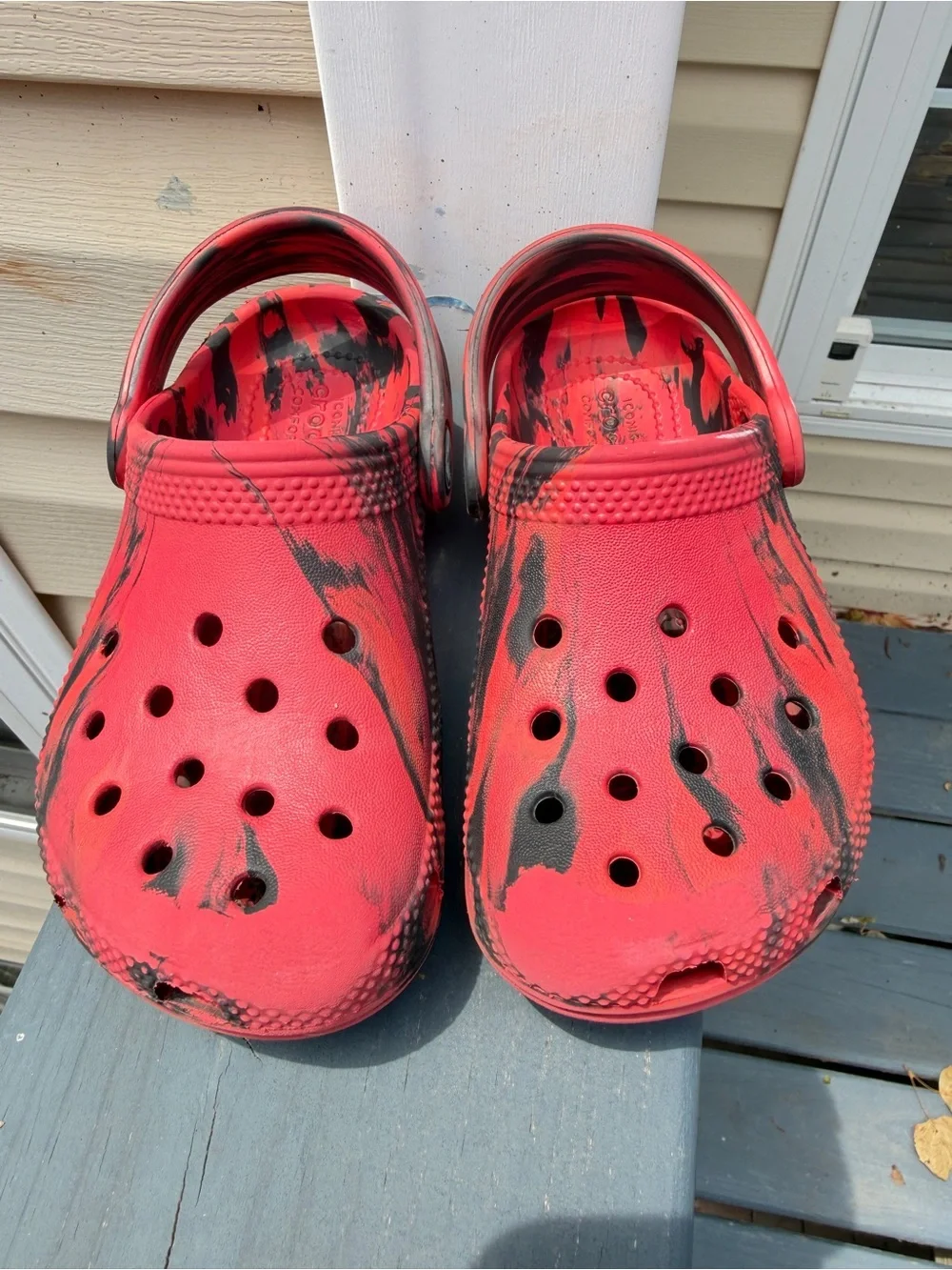 Crocs KIDS' CROCS LITTLE KID CLASSIC MARBLED CLOGS Red Swirl Shoes Size 10